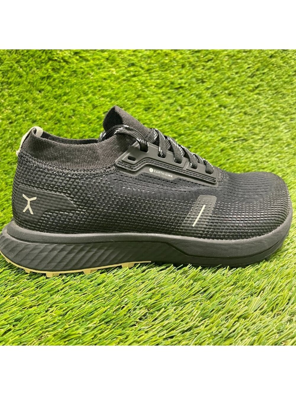 Flux Footwear Adapt Trail Runner Black Womens Size 8 Athletic Shoes Sneakers